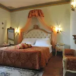 Relais Castelluccio Palusse *