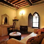 Relais Castelluccio Palusse *