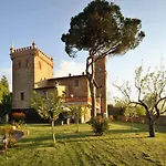 Relais Castelluccio Palusse *