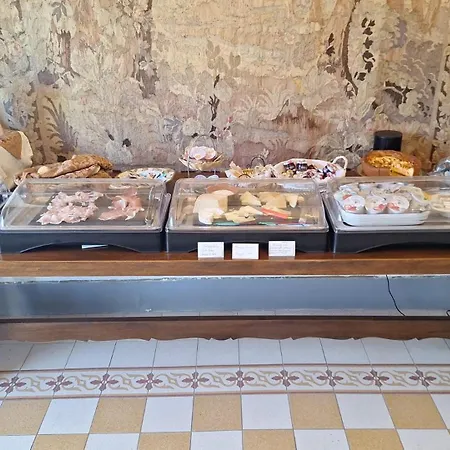 Relais Castelluccio Palusse *