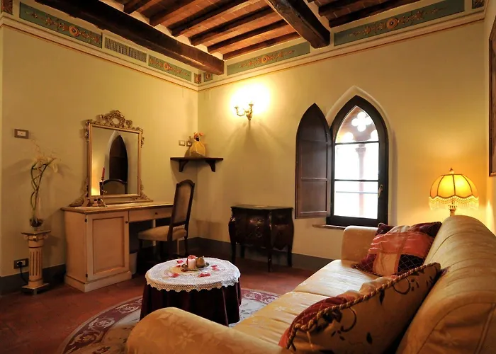 Relais Castelluccio Palusse *